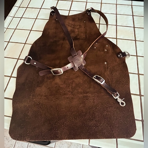 Calavera Hand Crafted Brown Leather Work Apron Woodworking Welding Metalwork - Picture 9 of 11